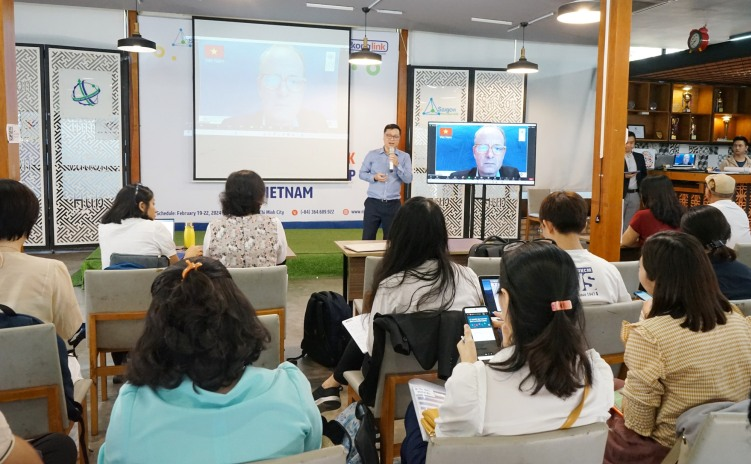 Hợp tác với các trường đại học phát triển tài năng