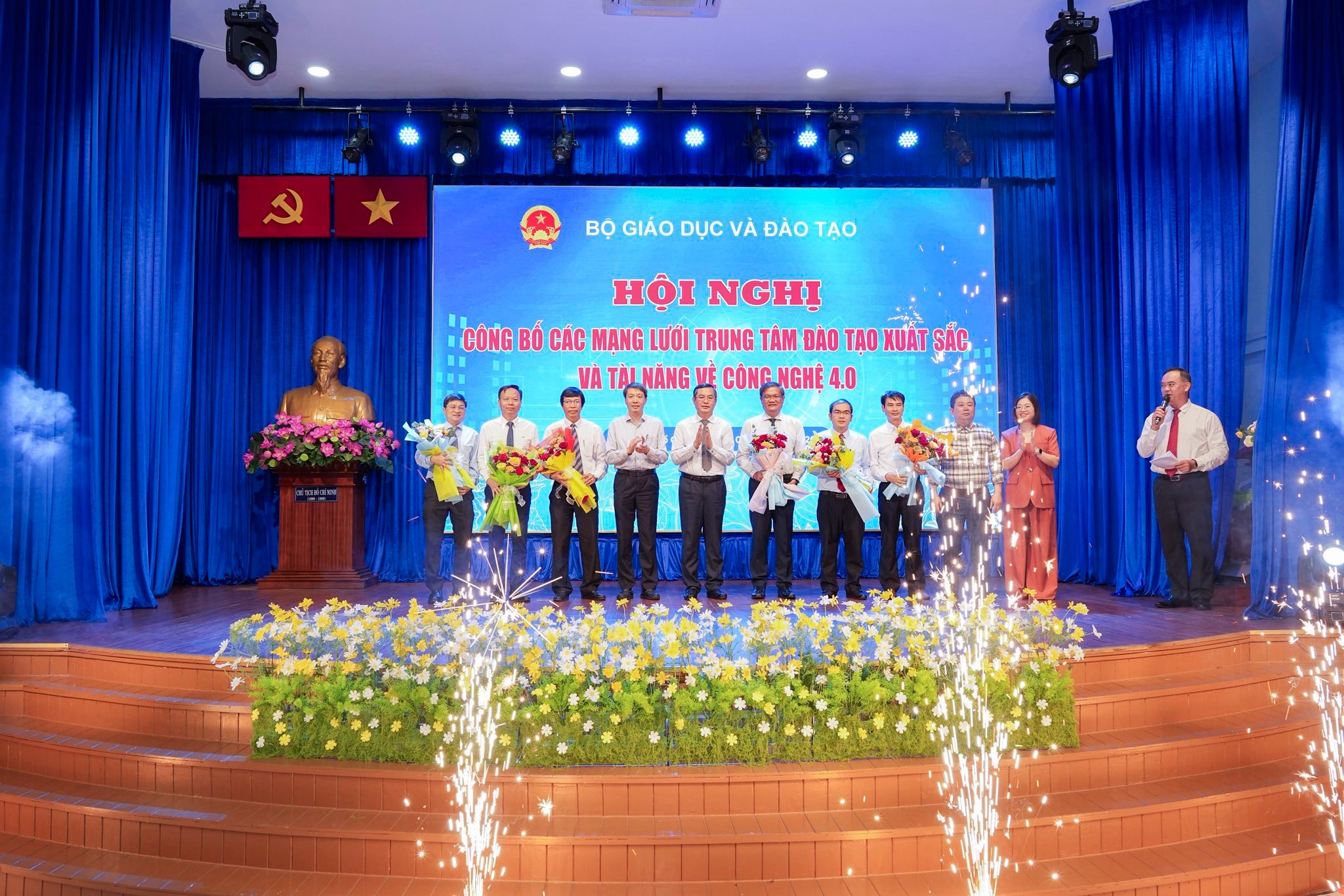 Kết nối trí tuệ - Bứt phá công nghệ: 06 mạng lưới đào tạo sản phẩm sắc ra đời