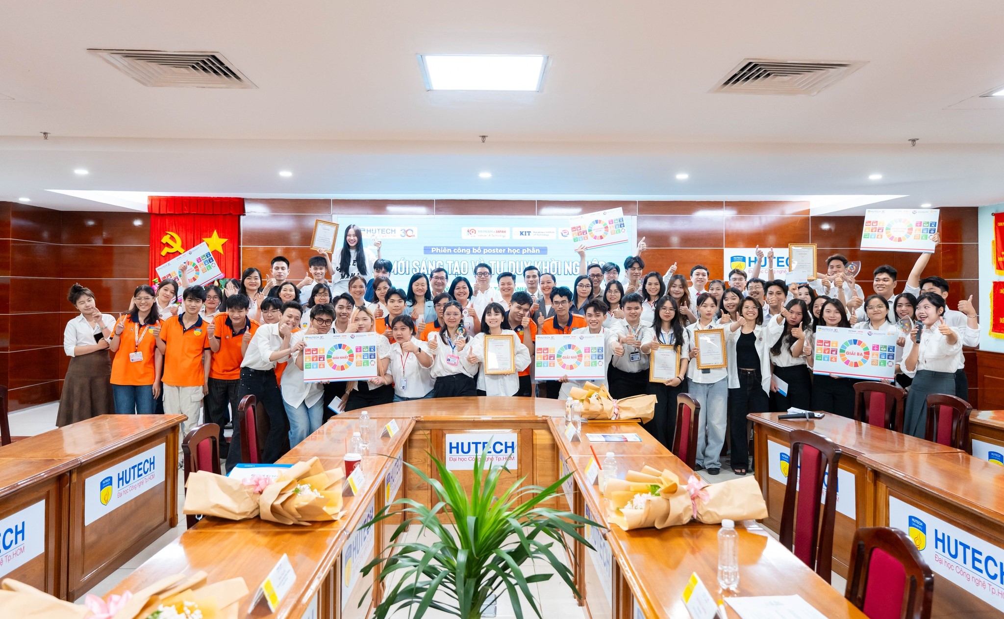 Sinh viên HUTECH khẳng định tư vấn duy trì đổi mới sáng tạo với hàng loạt giải pháp phát triển bền vững
