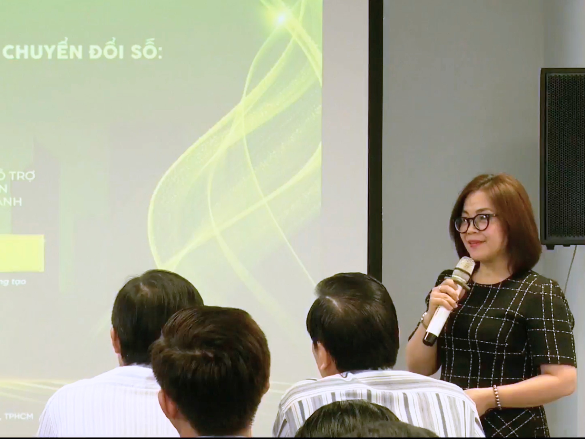 Khởi nghiệp xanh và phát triển bền vững trong thời đại chuyển đổi số: Xu hướng và cơ hội tại Việt Nam