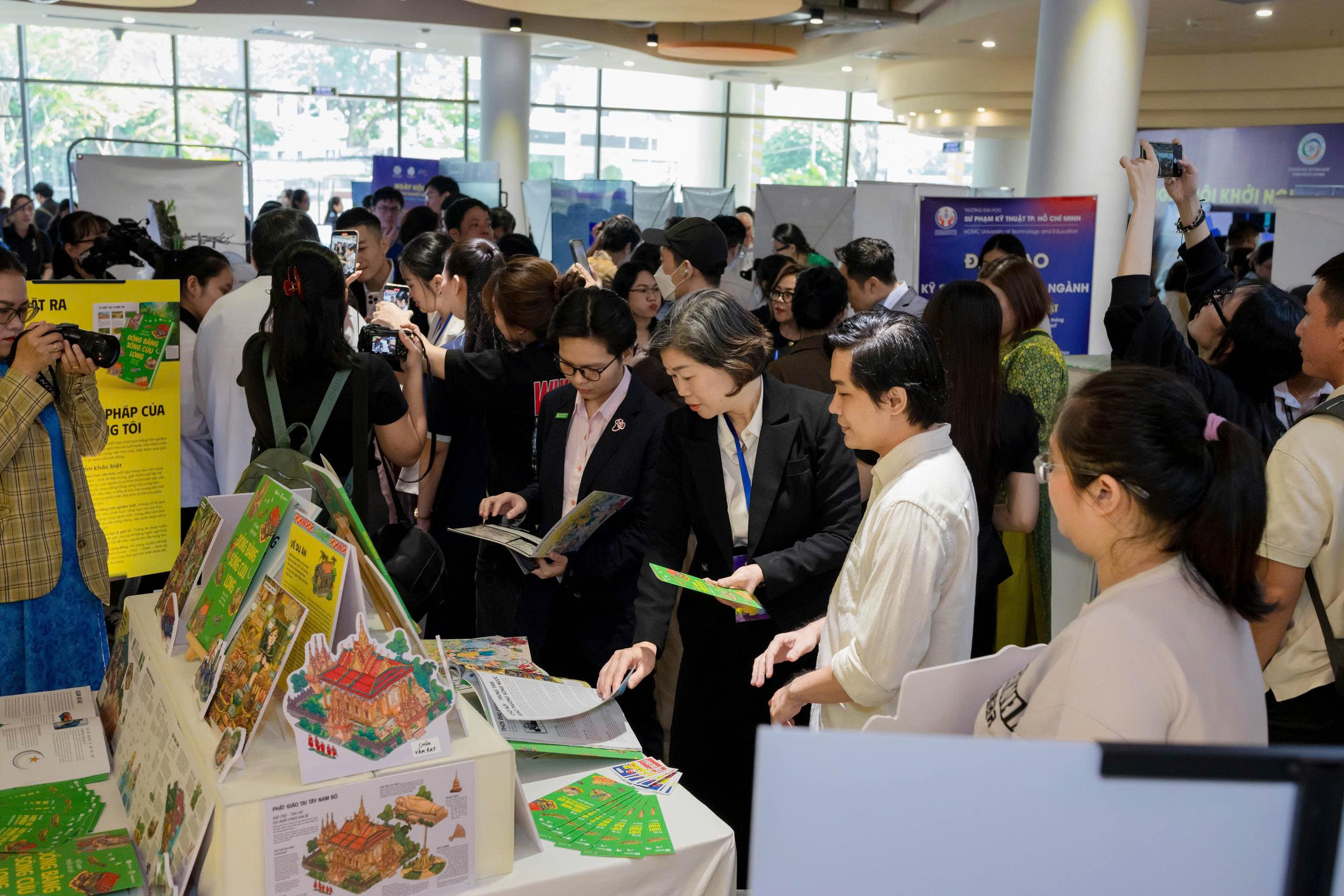 TP. Hồ Chí Minh khai mở “hệ sinh thái sáng tạo mới” tại Ngày hội Công nghiệp Văn hóa 2025