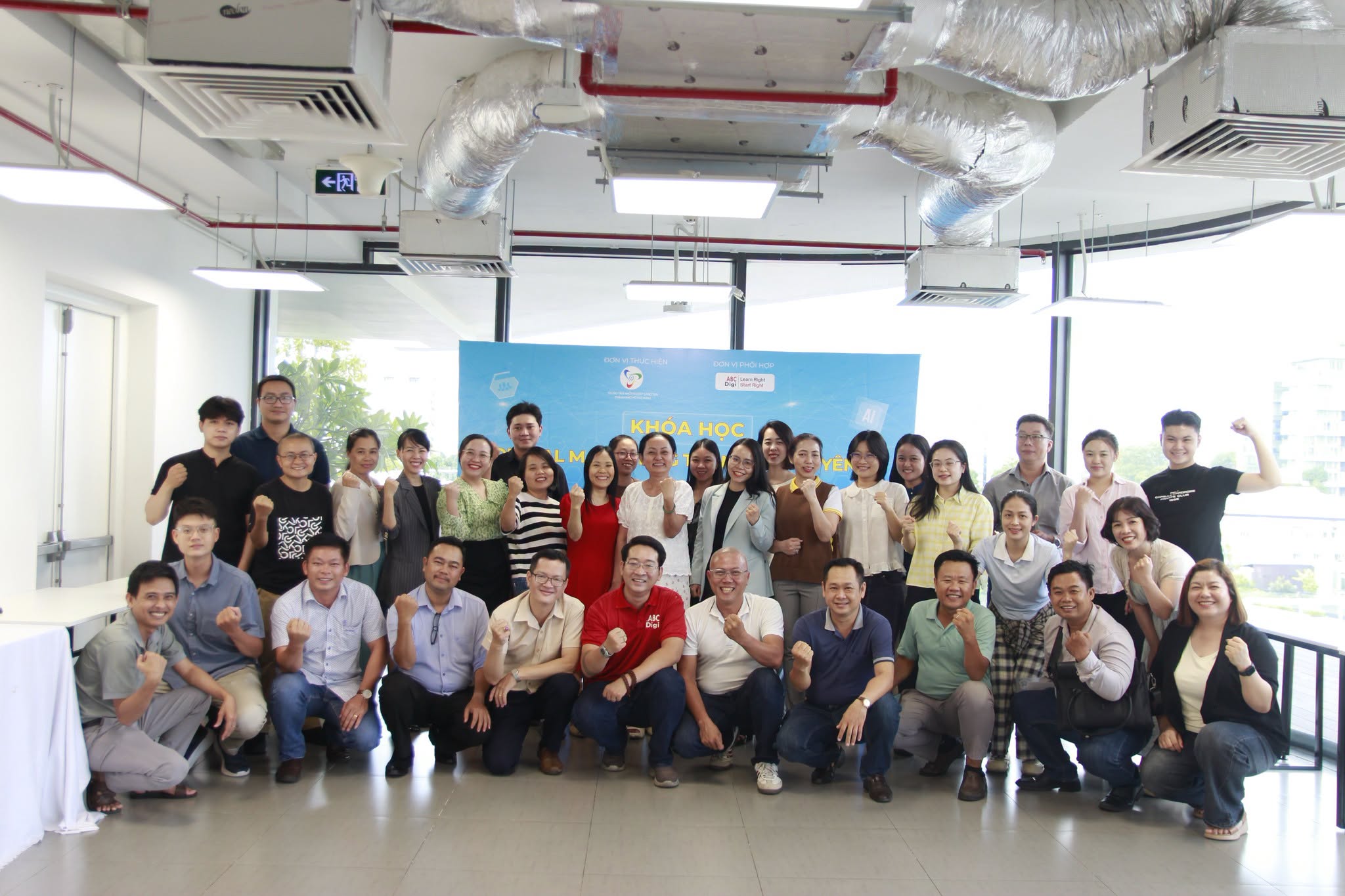 ỨNG DỤNG AI TRONG DIGITAL MARKETING: TỪ CHIẾN LƯỢC ĐA KÊNH ĐẾN THỰC THI NỘI DUNG